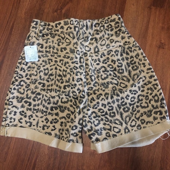 FREE PEOPLE WE THE FREE Printed Dogtown Cut-Off Shorts - Picture 4 of 10